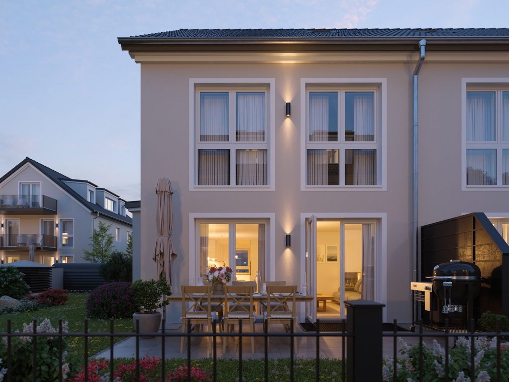 3D architekturvisualisierung einer modernen Fassade mit großflächigen Fenstern, beleuchteter Terrasse und gedecktem Esstisch im Garten, realisiert von gmsvision.